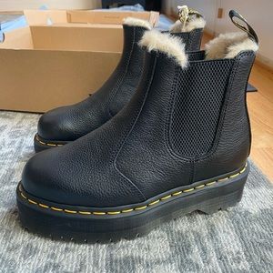 BRAND NEW 2976 FAUX FUR LINED PLATFORM CHELSEA BOOTS